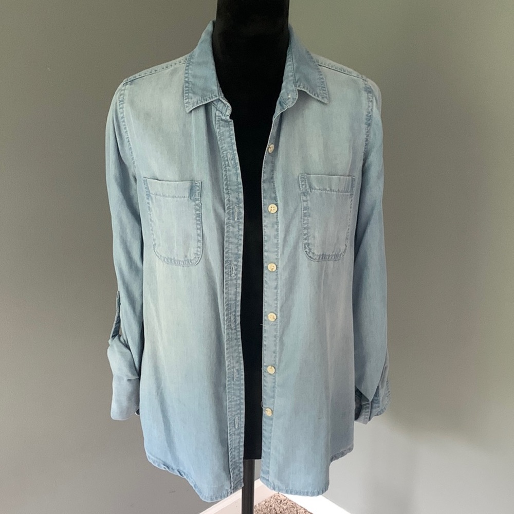Light blue Mossimo chambray denim button down